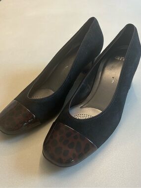 Ara Black Suede Tortoiseshell Leopard
Cap Toe Comfort Pumps Heels  Size 7